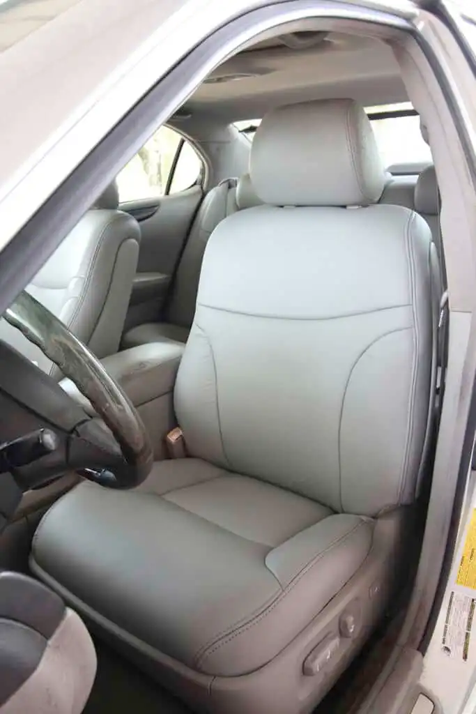 17 USF Lexus ES300 2004 Arriba Abajo 3