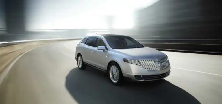 08 USF Lincoln MKT 2011 main
